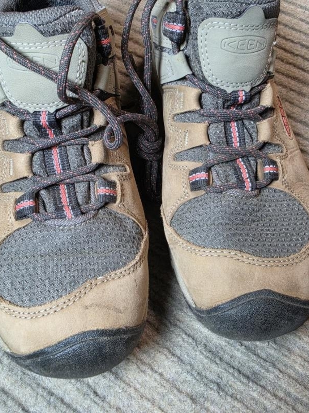 Keen Steens Waterproof Hiking Shoes, Brown, Women's 9.5M. Excellent Condition. - Picture 3 of 8